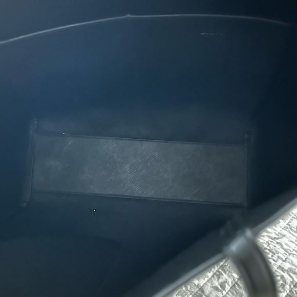 DKNY black tote bag - Picture 6 of 8